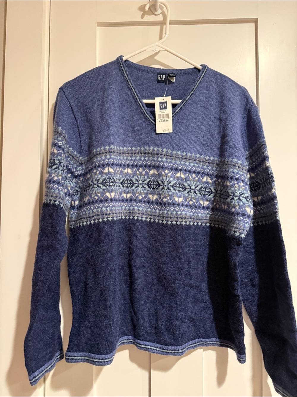 NWT GAP Women’s  Two-Tone Blue Fair Isle V-Neck Sweater
